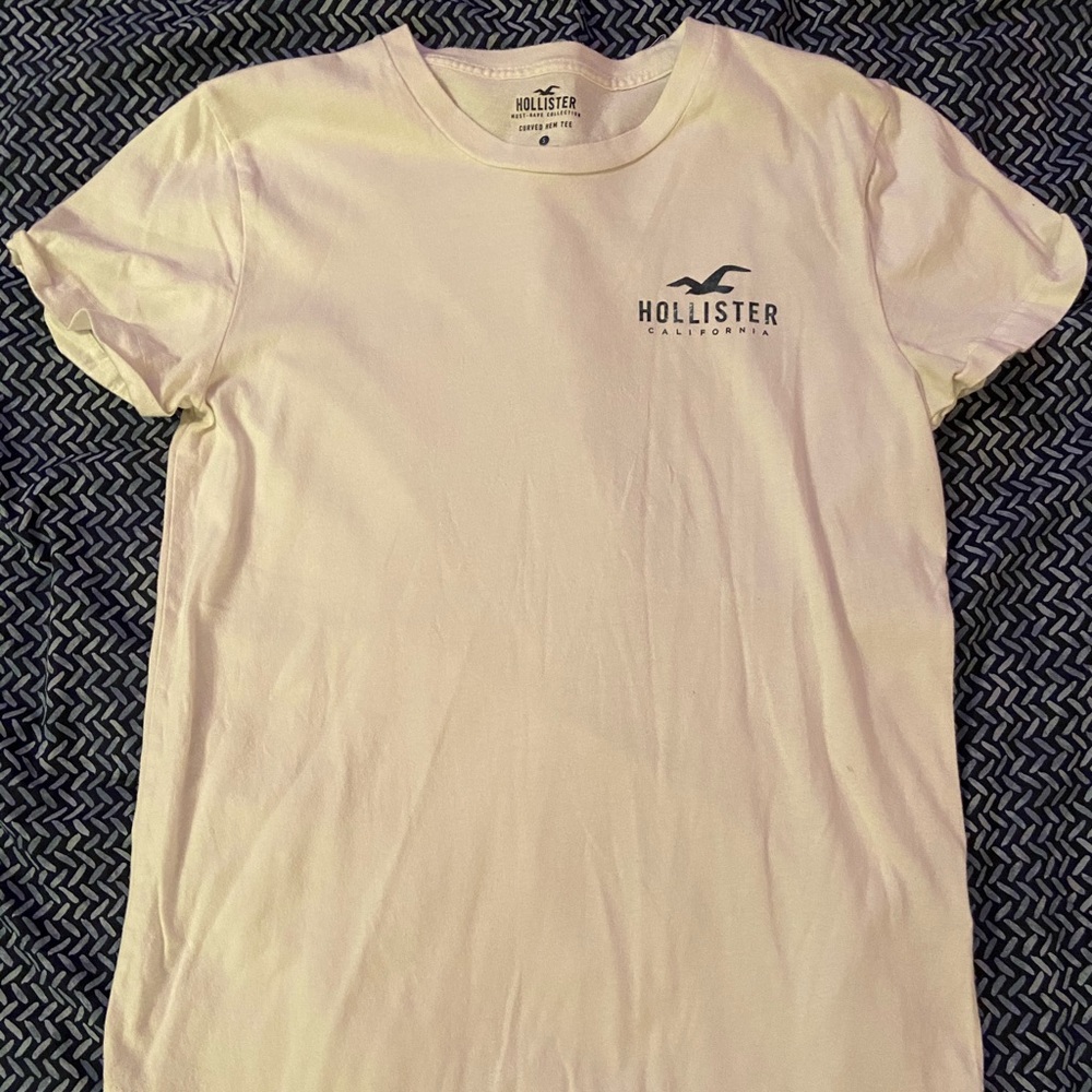 HOLLISTER T SHIRT